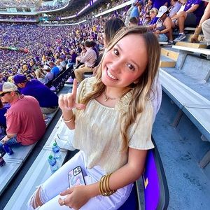 Meet your Posher, Bella